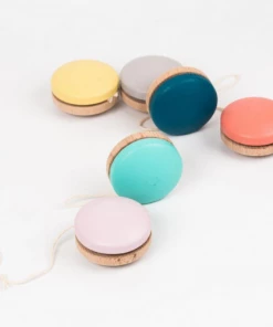 Me & Mine Wooden Yoyo Available In Various Colours PLAY