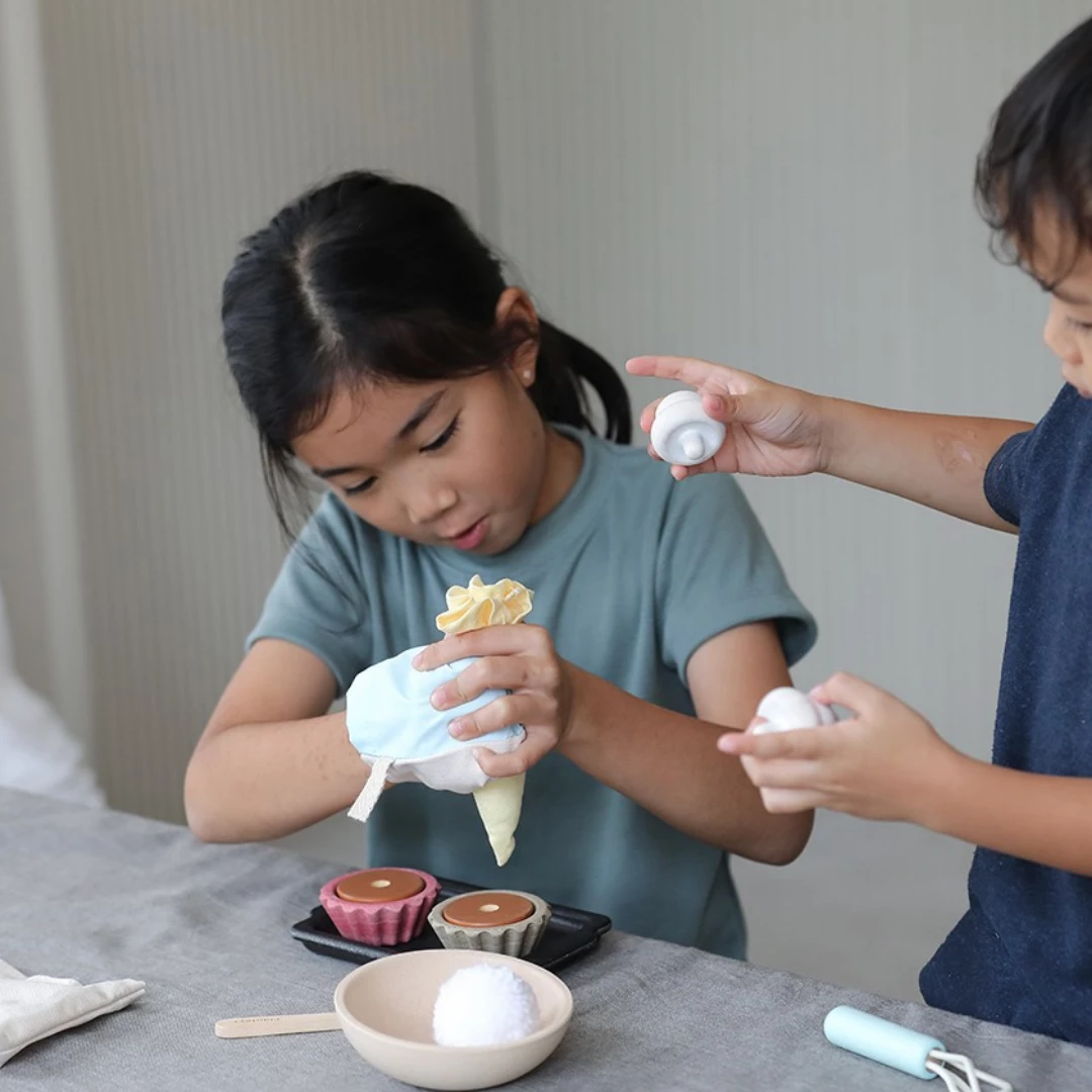 Plan Toys PLAY Cupcake Set - PT 3626